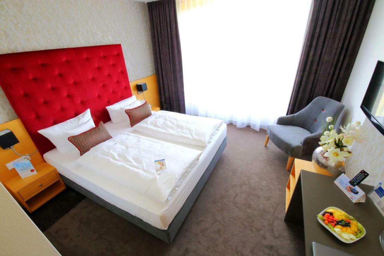 Rugs Hotel Am Schlosspark Lichtenwalde ภายนอก รูปภาพ